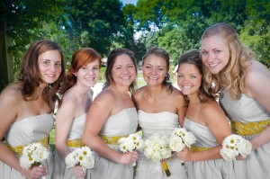 formal-wedding-photos-park-green-trees-bride-bridesmaids