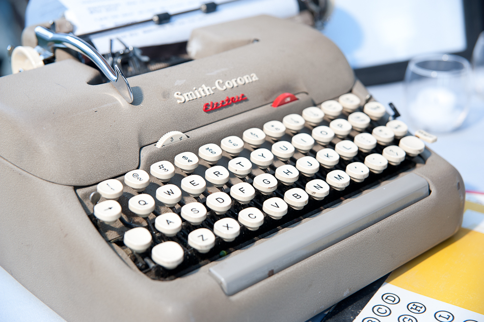 Bride and groom used an antique typewriter for wedding guests to create messages and sign