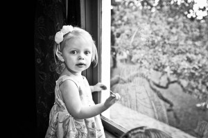 girl-window-black-white-photography-wedding