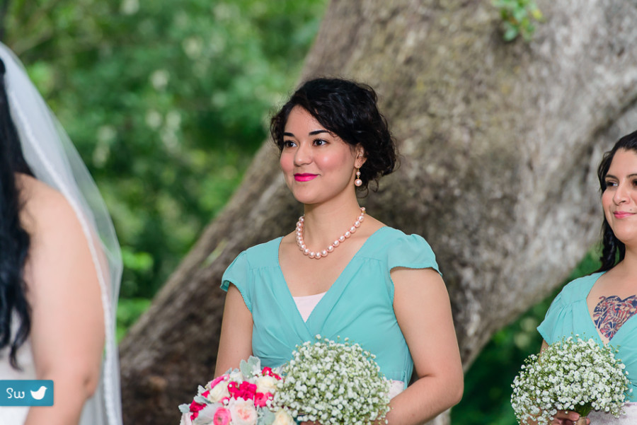 maid of honor holding bouquet