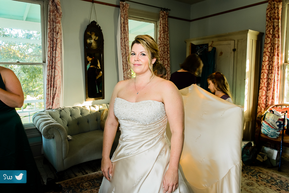 bride getting ready at barr mansion in austin, texas wedding photographer