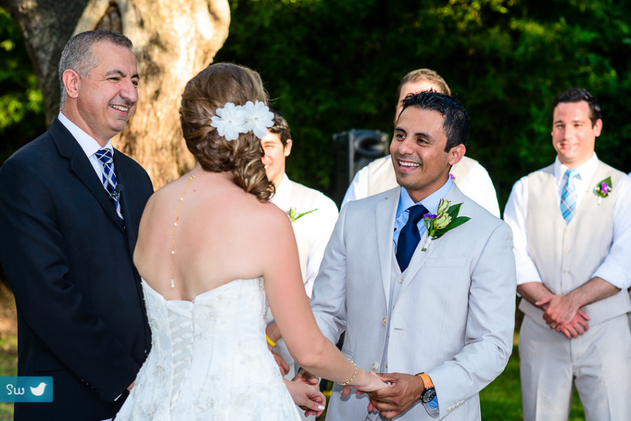 Austin-Wedding-Photographer-Mercury-Hall-ceremony-groom-bride-vows