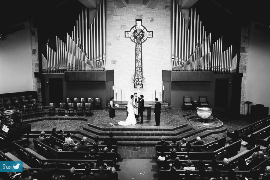 Westlake Presbyterian Church ceremony by Austin Wedding Photographer