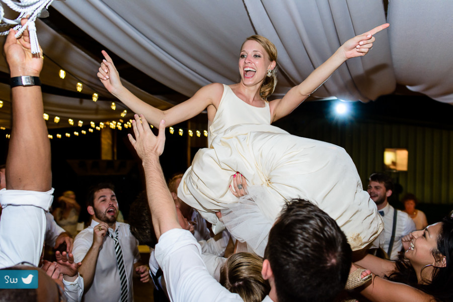 bride toss by austin wedding photographer